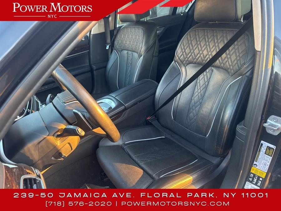 2022 BMW 7-Series 740i xDrive photo