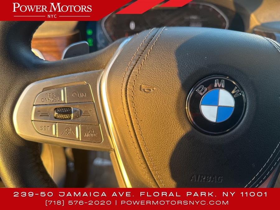 2022 BMW 7-Series 740i xDrive photo