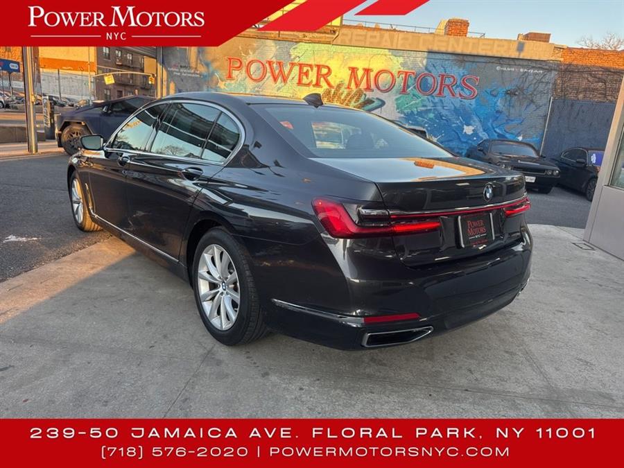2022 BMW 7-Series 740i xDrive photo