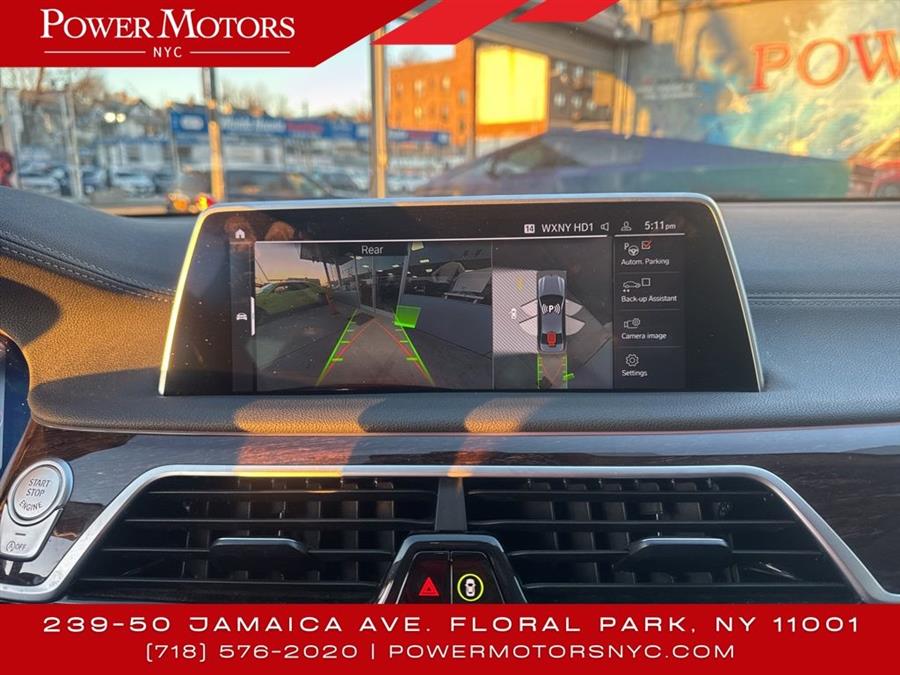 2022 BMW 7-Series 740i xDrive photo