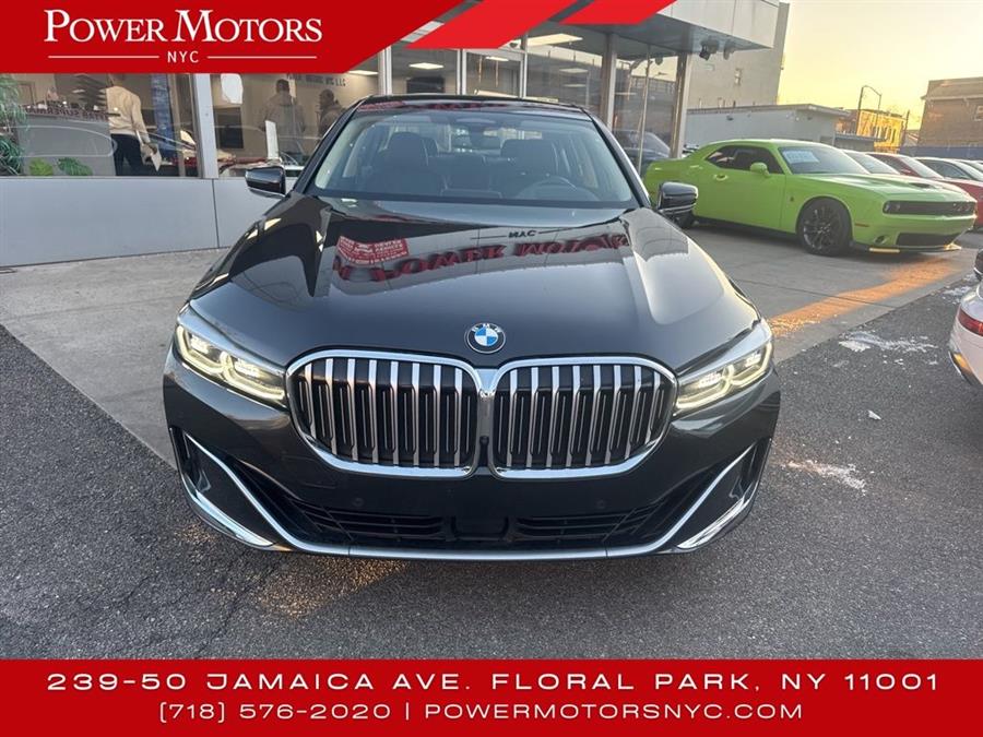 2022 BMW 7-Series 740i xDrive photo