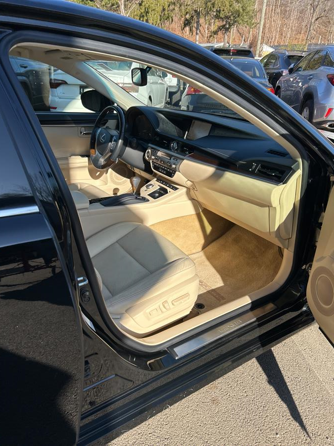 2014 Lexus ES 350 photo