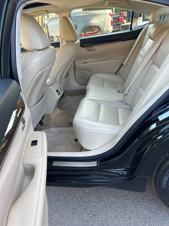 2014 Lexus ES 350 photo