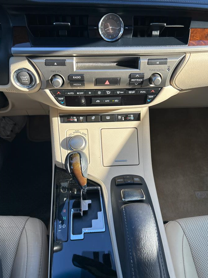 2014 Lexus ES 350 photo
