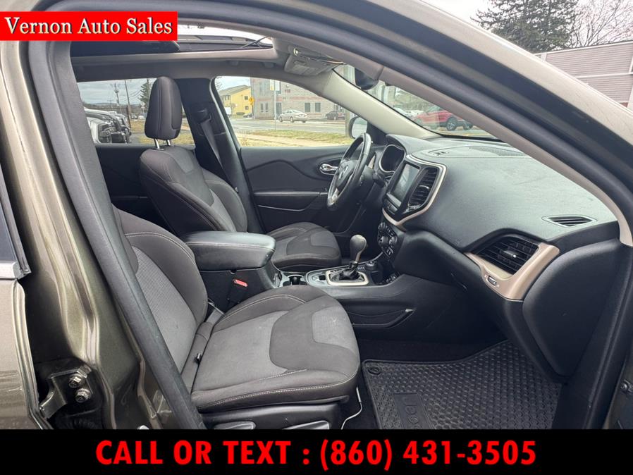 2015 Jeep Cherokee 4WD 4dr Latitude photo