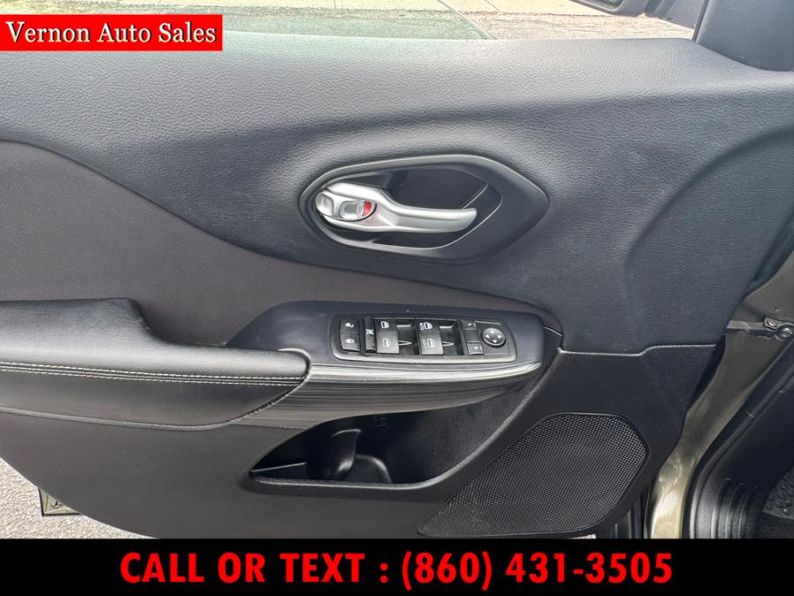 2015 Jeep Cherokee 4WD 4dr Latitude photo