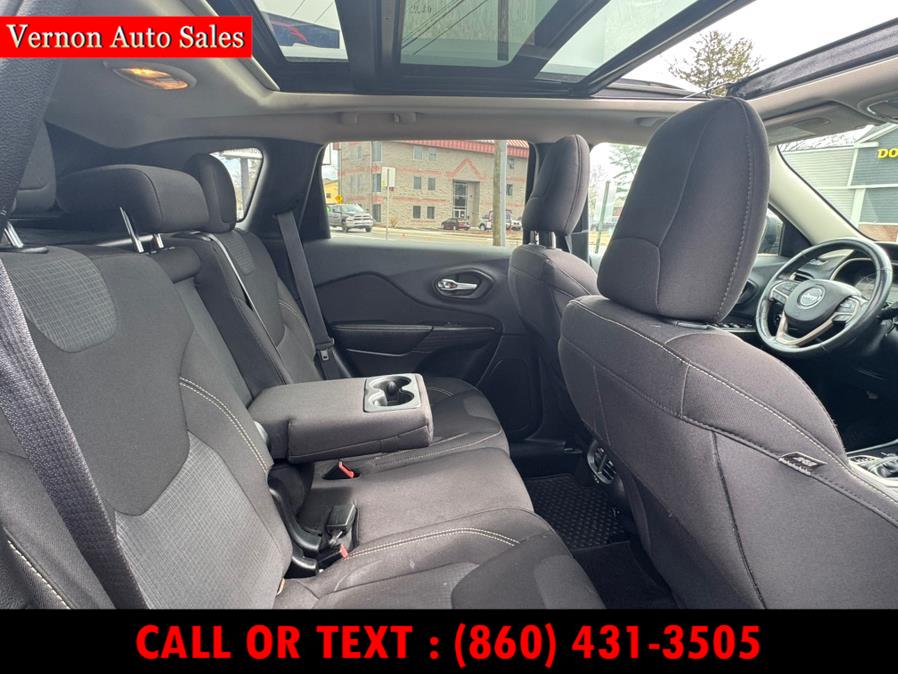 2015 Jeep Cherokee 4WD 4dr Latitude photo