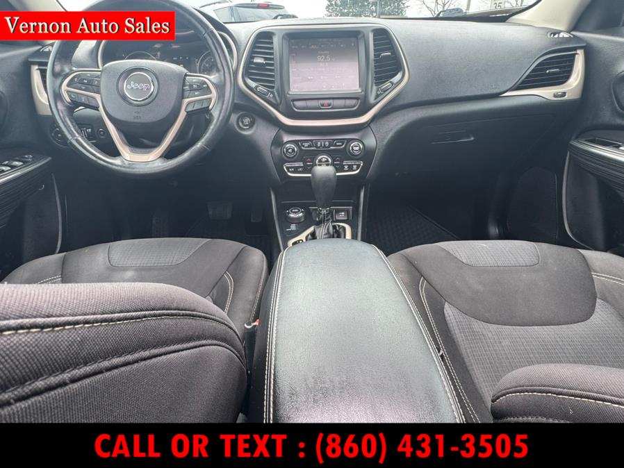 2015 Jeep Cherokee 4WD 4dr Latitude photo