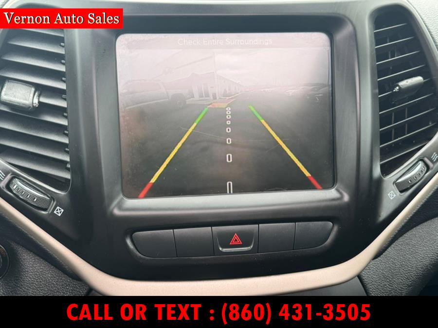2015 Jeep Cherokee 4WD 4dr Latitude photo