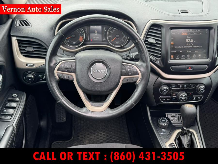 2015 Jeep Cherokee 4WD 4dr Latitude photo