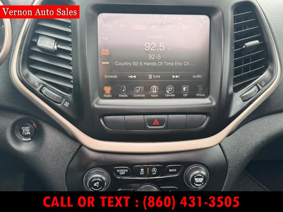 2015 Jeep Cherokee 4WD 4dr Latitude photo