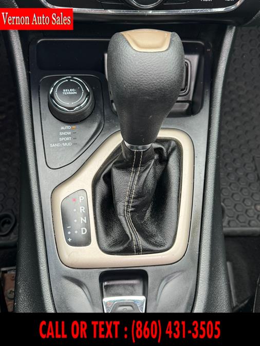 2015 Jeep Cherokee 4WD 4dr Latitude photo