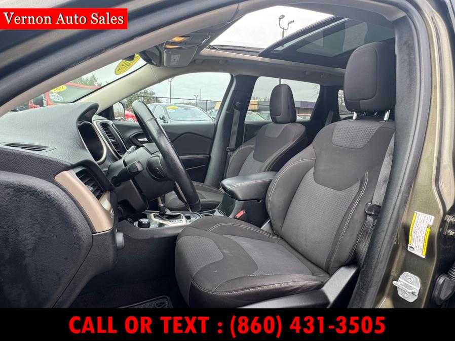 2015 Jeep Cherokee 4WD 4dr Latitude photo