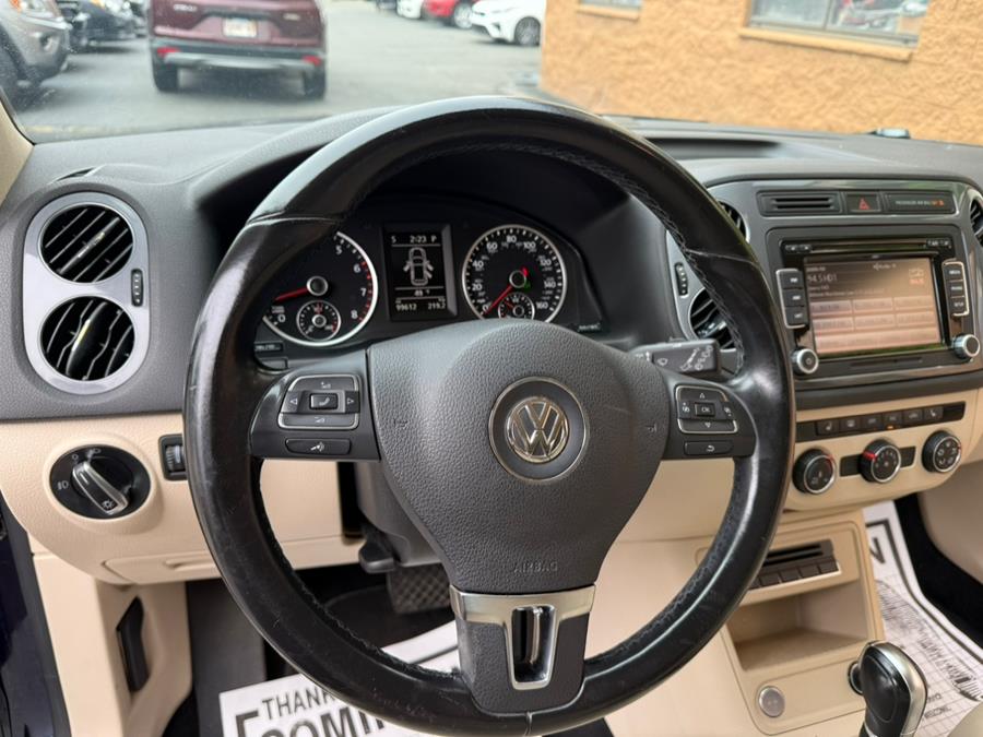 2014 Volkswagen Tiguan S 4Motion photo