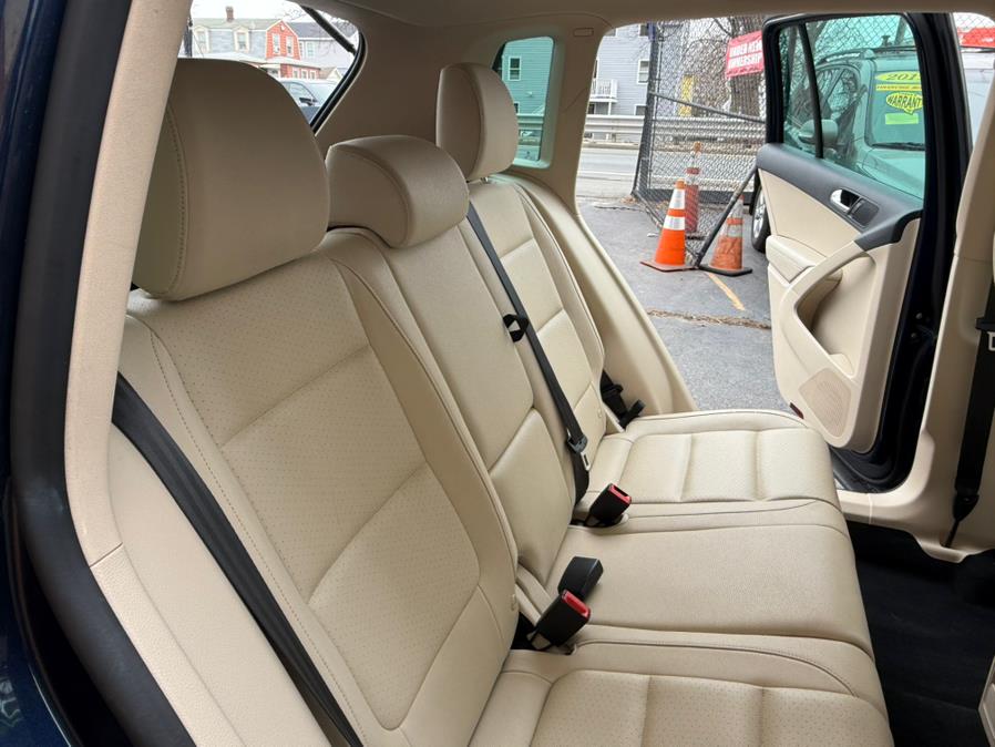 2014 Volkswagen Tiguan S 4Motion photo