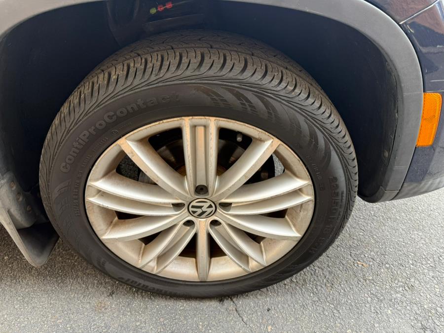 2014 Volkswagen Tiguan S 4Motion photo