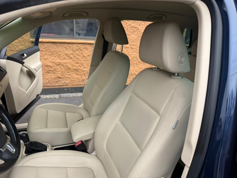 2014 Volkswagen Tiguan S 4Motion photo