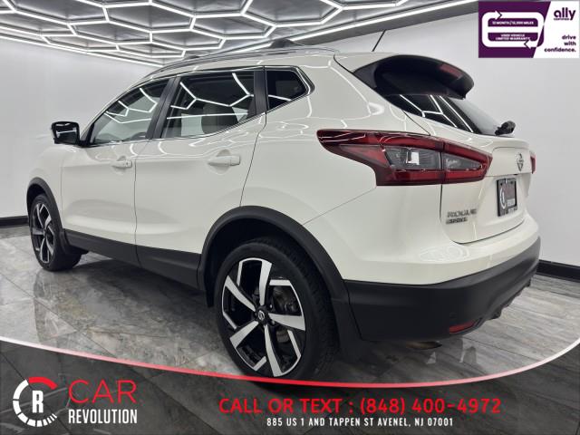2021 Nissan Rogue Sport SL photo