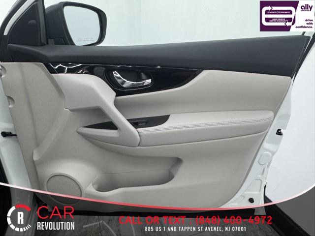 2021 Nissan Rogue Sport SL photo