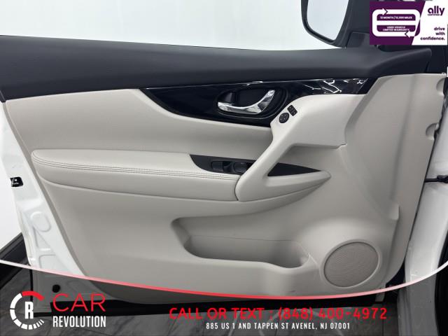 2021 Nissan Rogue Sport SL photo