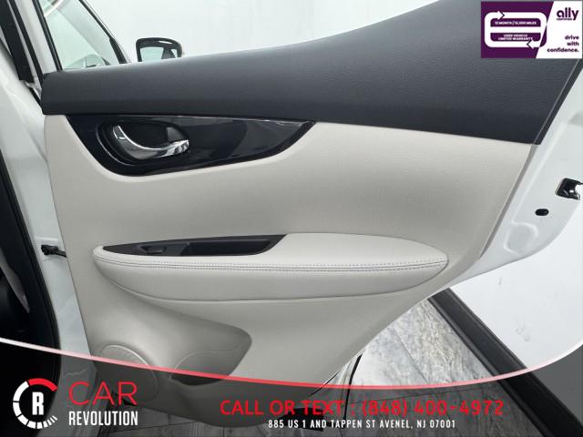 2021 Nissan Rogue Sport SL photo