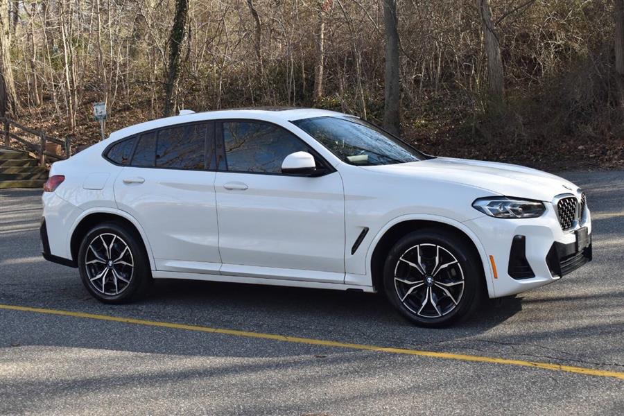 2022 BMW X4 xDrive30i AWD 4dr Sports Activ photo