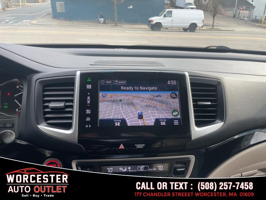 2016 Honda Pilot AWD 4dr Touring w/RES & Navi photo