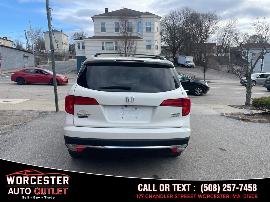 2016 Honda Pilot AWD 4dr Touring w/RES & Navi photo