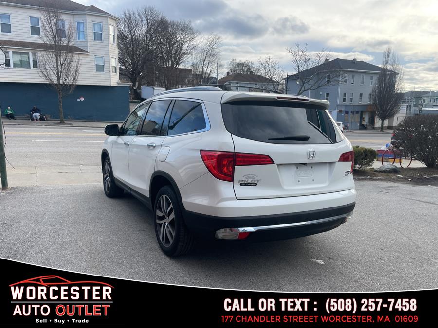 2016 Honda Pilot AWD 4dr Touring w/RES & Navi photo