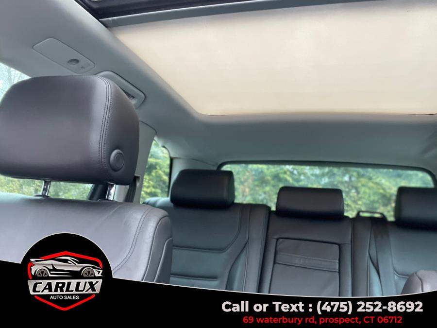 2012 Volkswagen Touareg photo