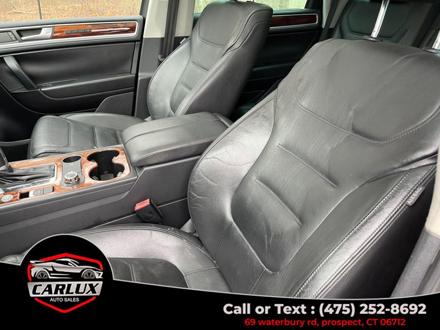 2012 Volkswagen Touareg photo
