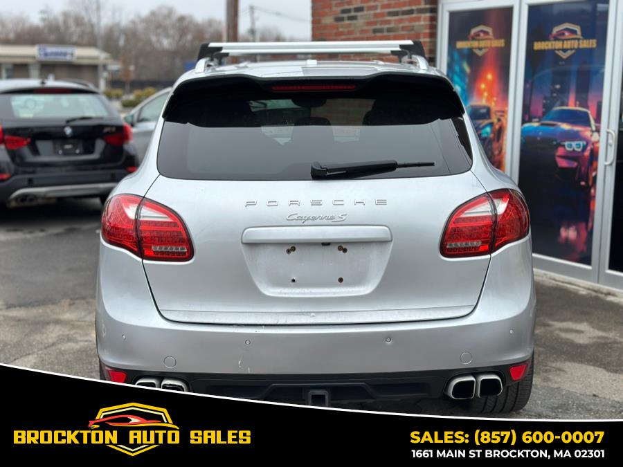 2013 Porsche Cayenne S photo