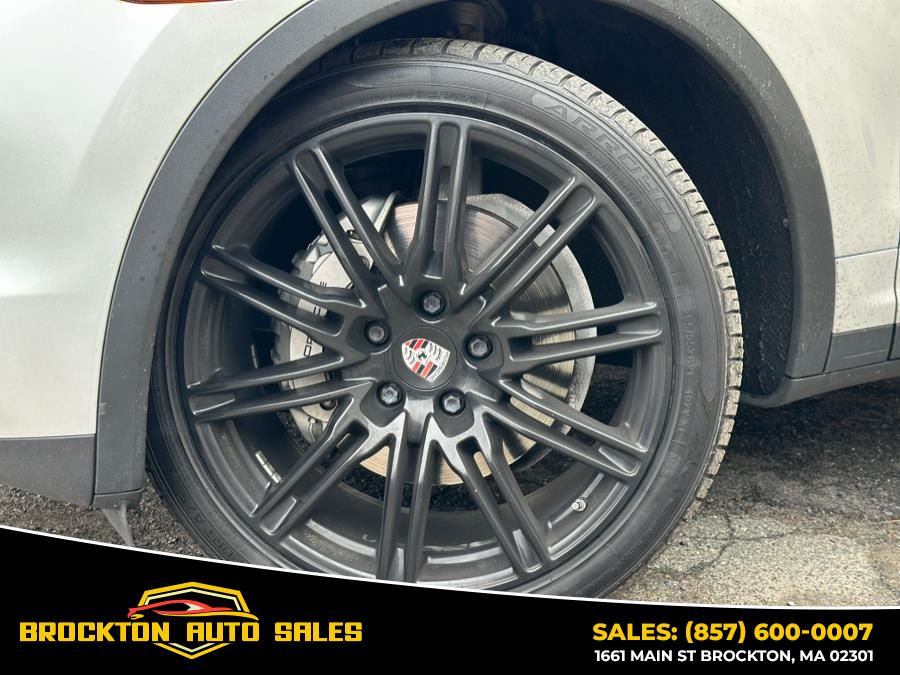 2013 Porsche Cayenne S photo