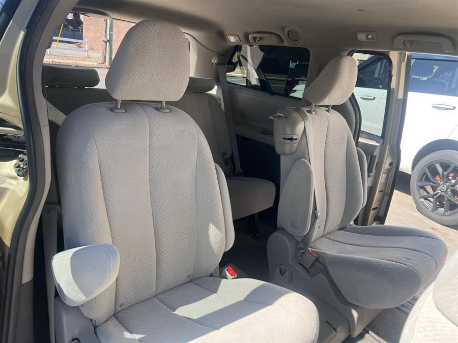 2012 Toyota Sienna LE 7-Passenger Auto Access Sea photo