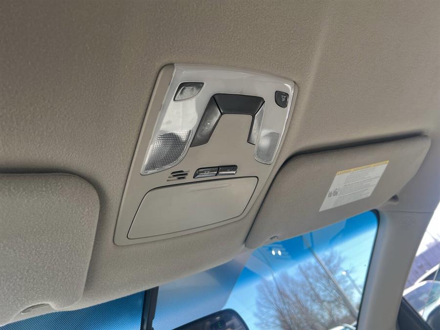 2012 Toyota Sienna LE 7-Passenger Auto Access Sea photo