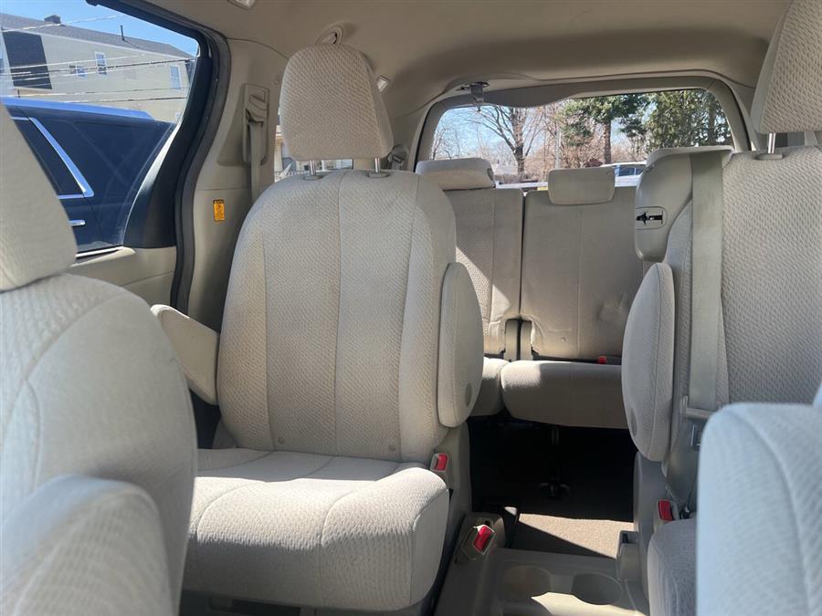 2012 Toyota Sienna LE 7-Passenger Auto Access Sea photo