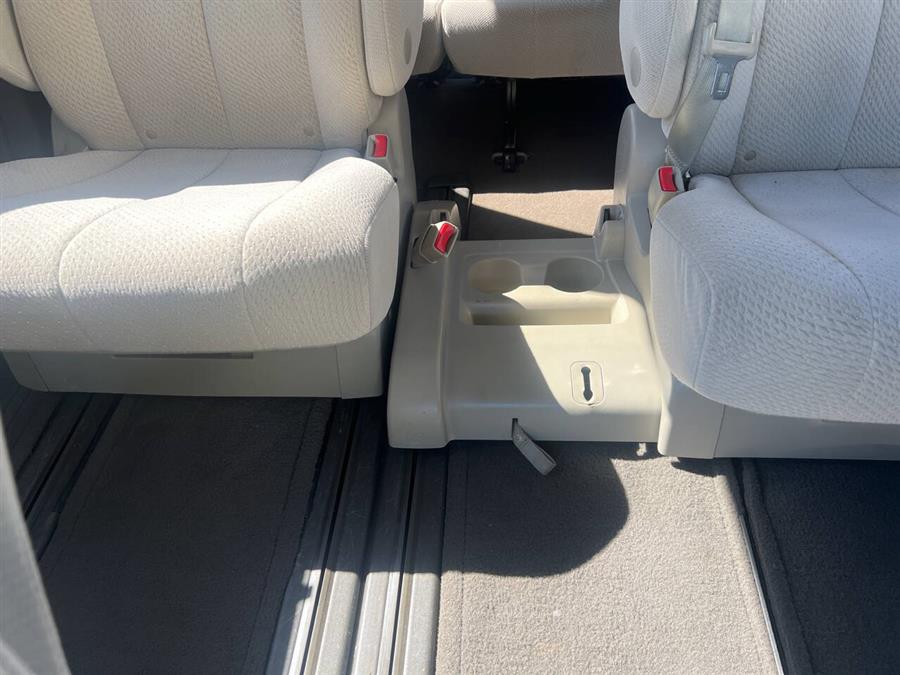 2012 Toyota Sienna LE 7-Passenger Auto Access Sea photo