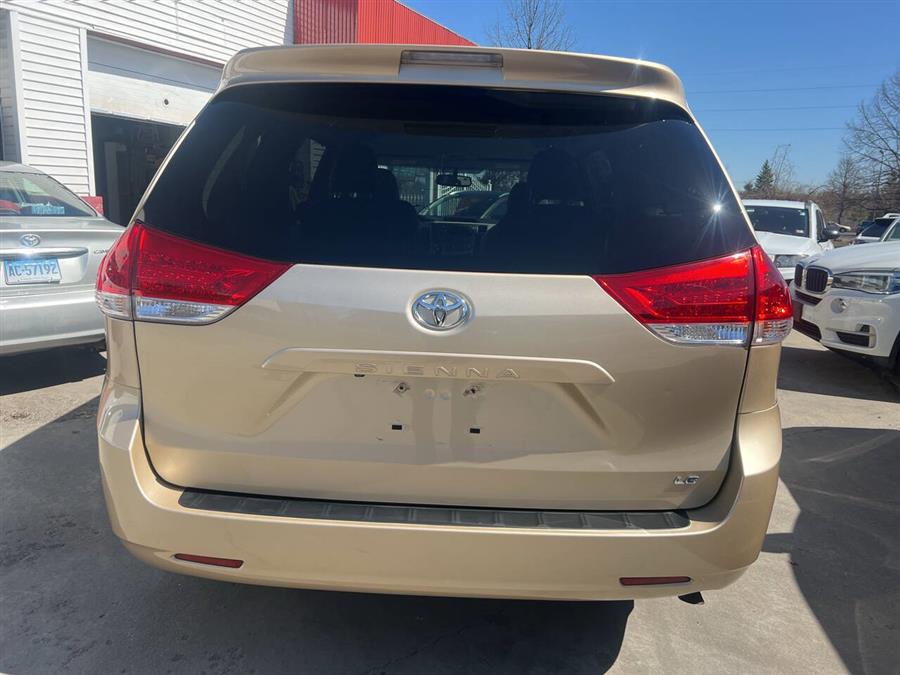 2012 Toyota Sienna LE 7-Passenger Auto Access Sea photo