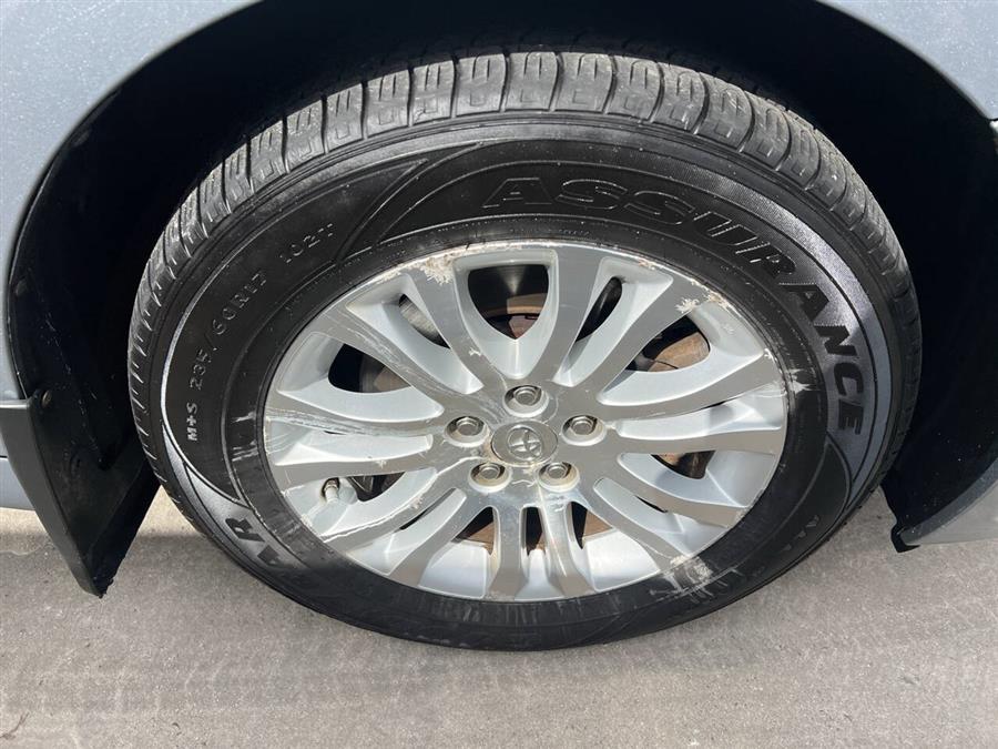 2013 Toyota Sienna XLE 7-Passenger Auto Access Se photo