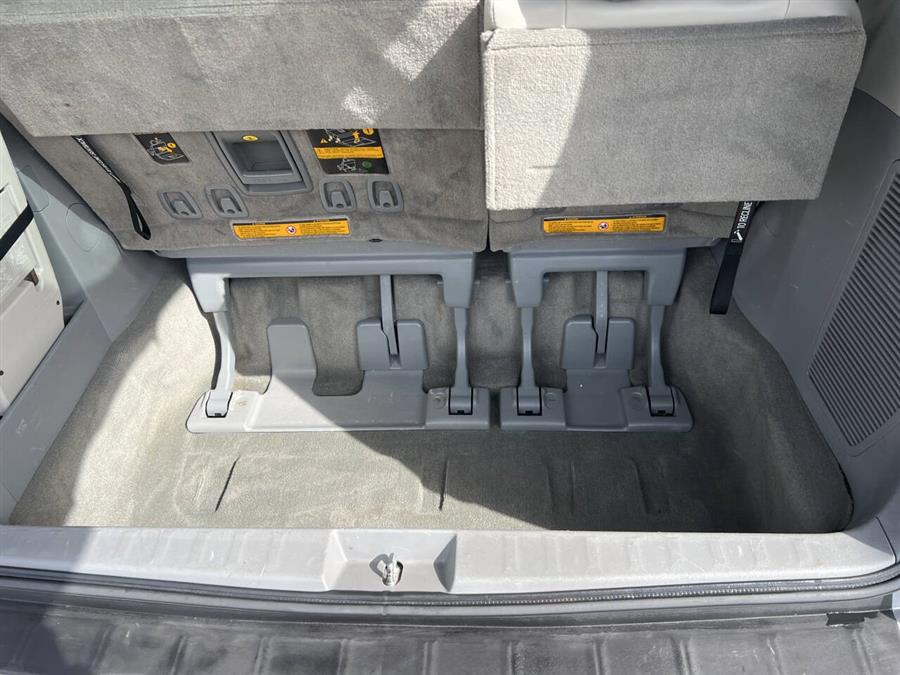2013 Toyota Sienna XLE 7-Passenger Auto Access Se photo