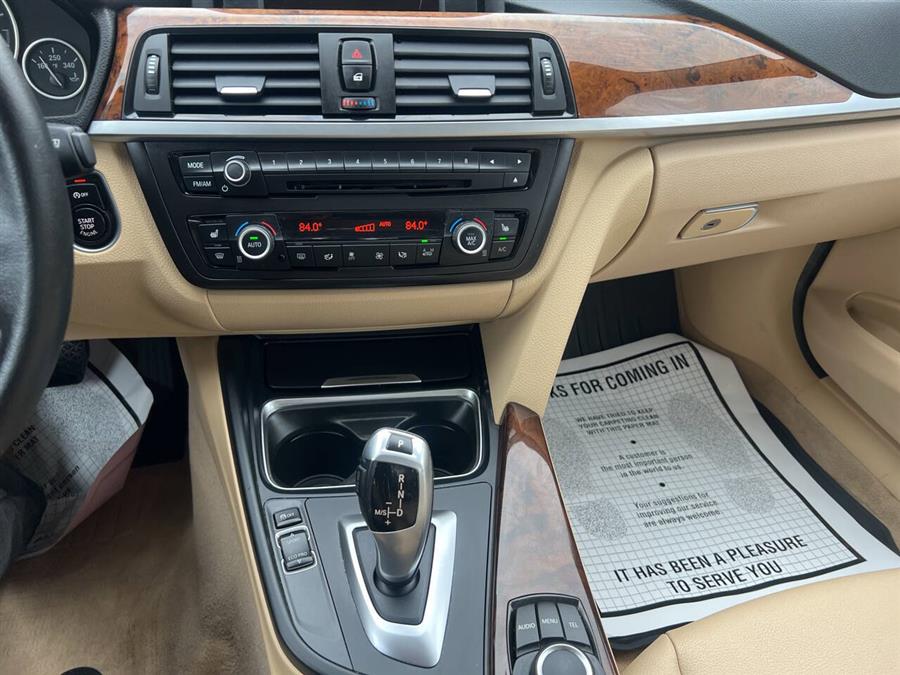 2015 BMW 3-Series 320i xDrive AWD 4dr Sedan photo