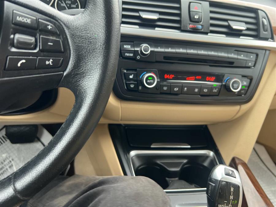 2015 BMW 3-Series 320i xDrive AWD 4dr Sedan photo