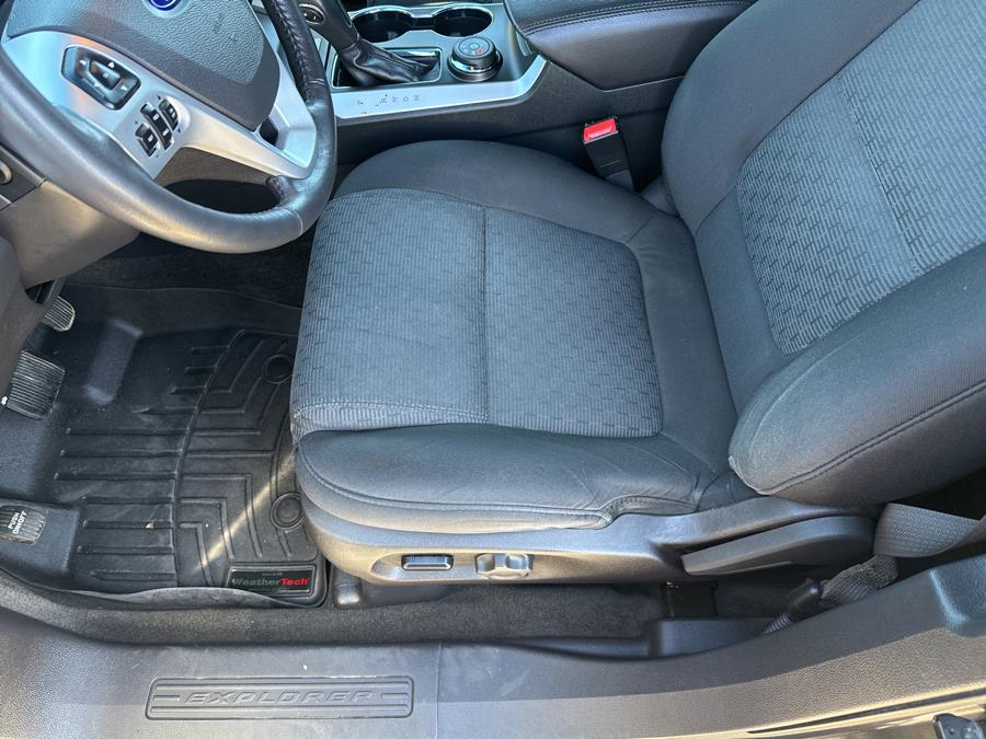 2015 Ford Explorer XLT photo