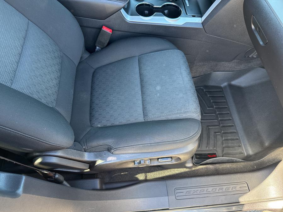 2015 Ford Explorer XLT photo