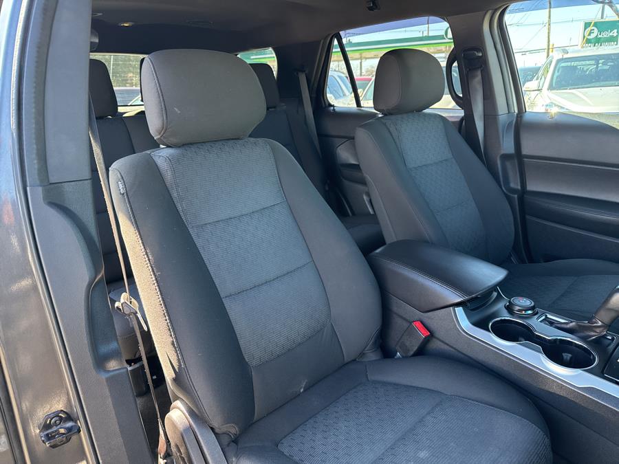 2015 Ford Explorer XLT photo