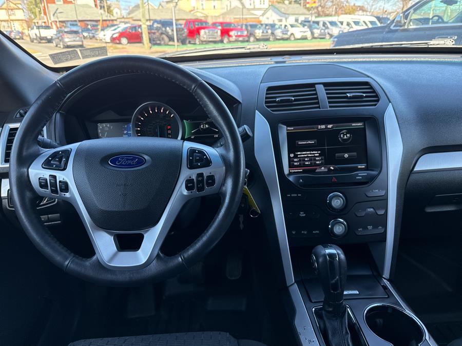 2015 Ford Explorer XLT photo