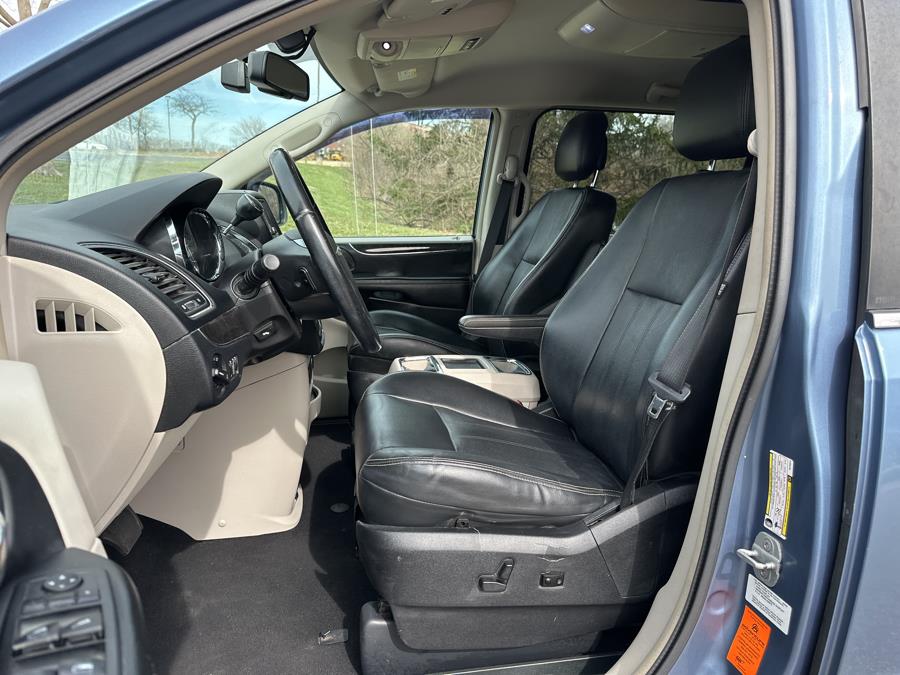 2011 Chrysler Town & Country Touring-L photo