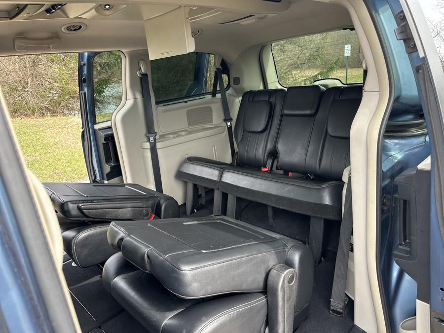 2011 Chrysler Town & Country Touring-L photo