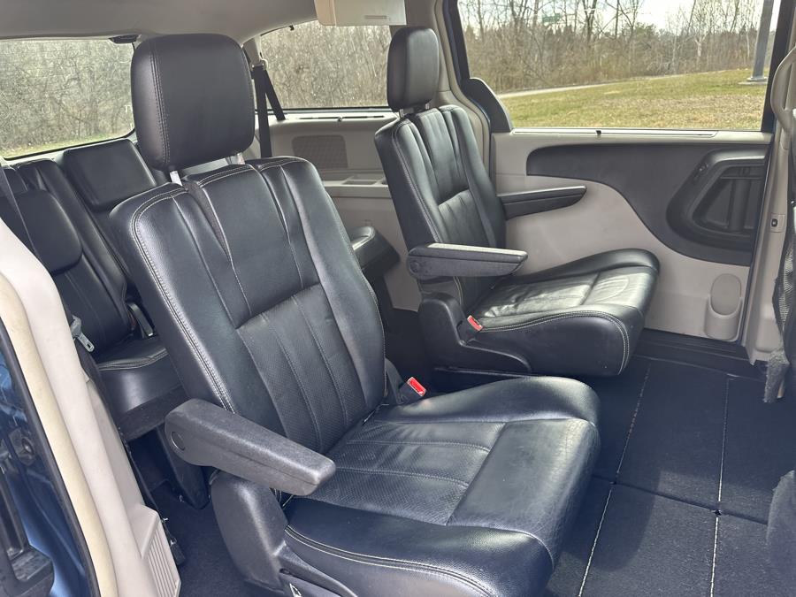 2011 Chrysler Town & Country Touring-L photo