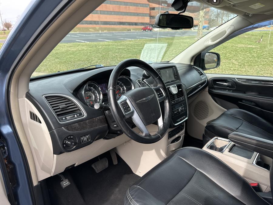 2011 Chrysler Town & Country Touring-L photo